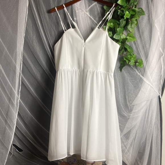 BCBGgeneration white Mini Dress - Picture 7 of 11